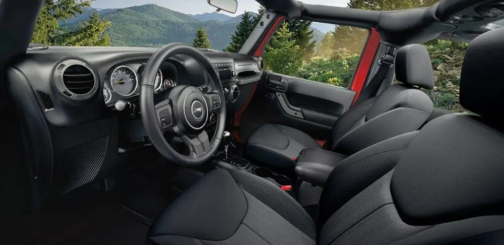 Forge Your Own Path in the 2017 Jeep Wrangler