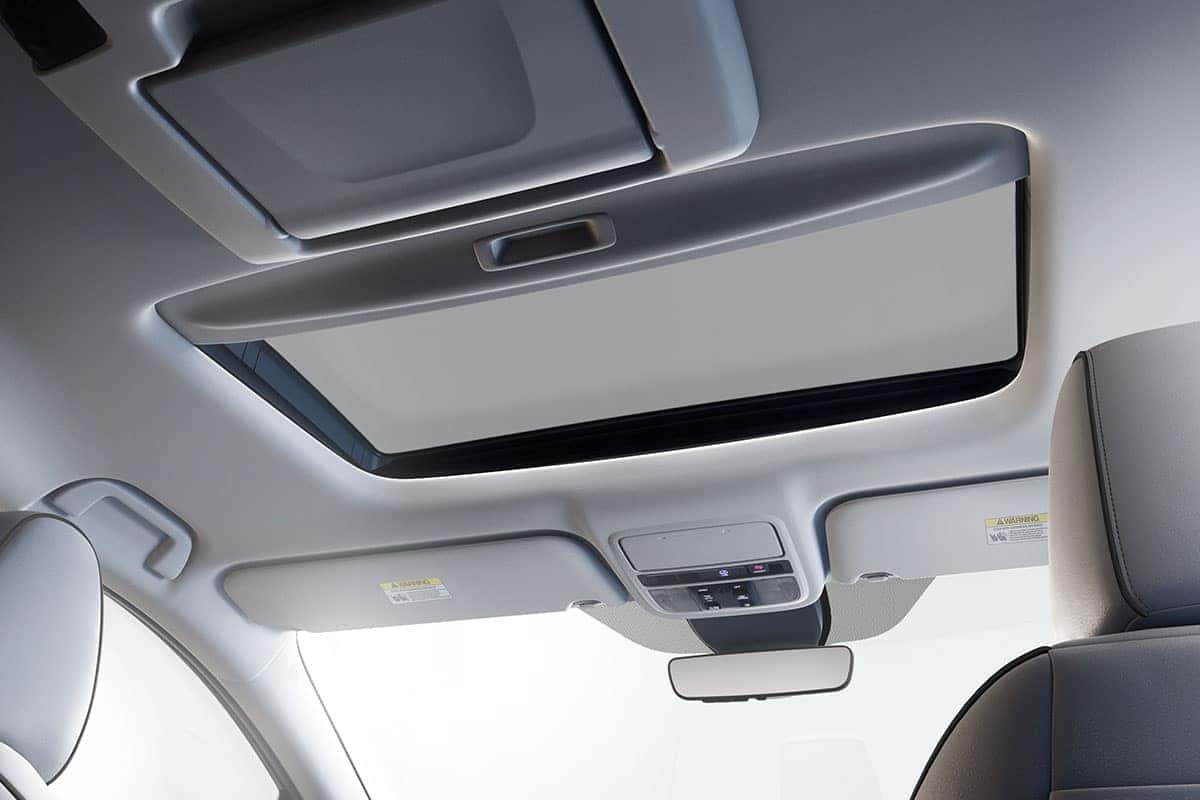 2022 Honda Odyssey with one-touch power moonroof