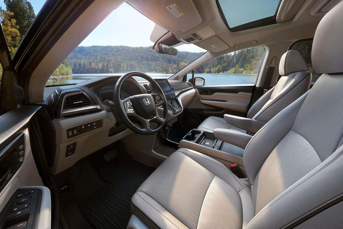 2022 Honda Odyssey with Heated front seats and mirrors