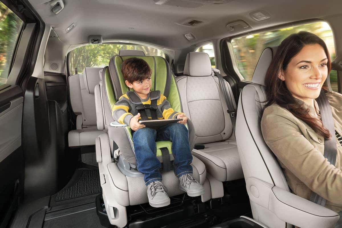 2022 Honda Odyssey with magic slide 2nd row seats
