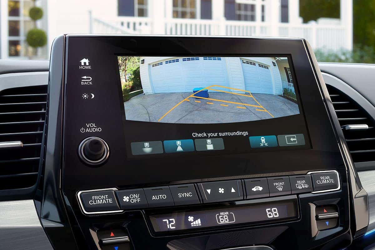 2022 Honda Odyssey with rearview backup camera