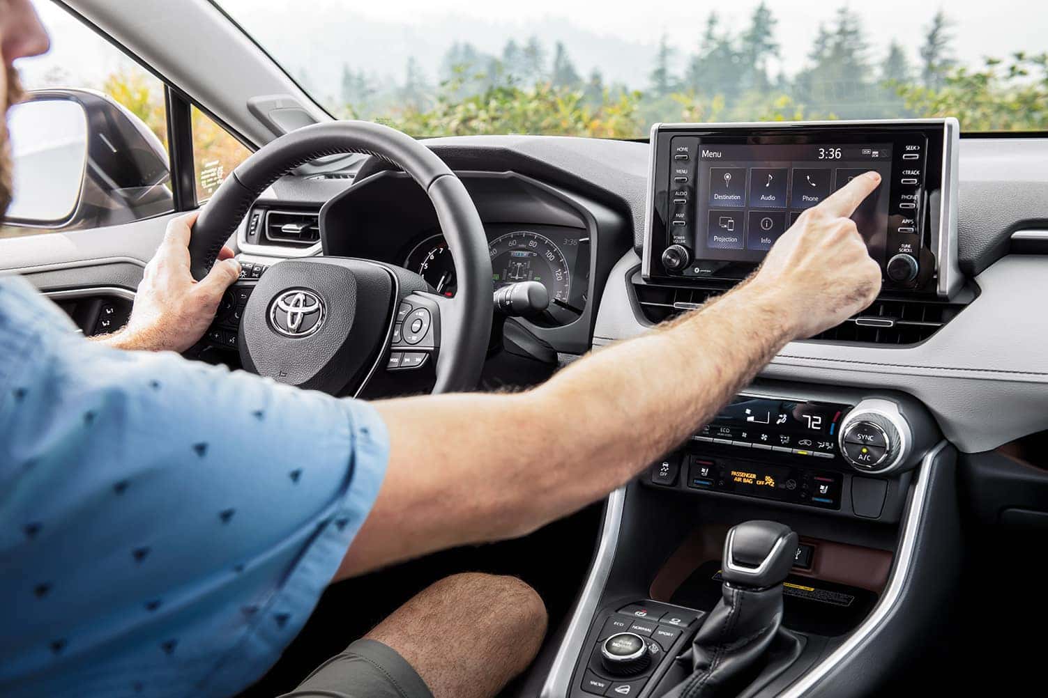 Compare the 2020 Toyota RAV4 vs. the Honda CR-V crossovers at Glen Toyota in Fair Lawn NJ
