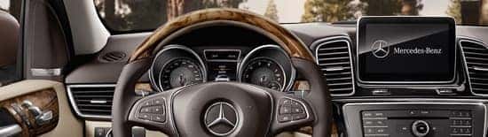 2018 Mercedes-Benz GLE front interior technology features