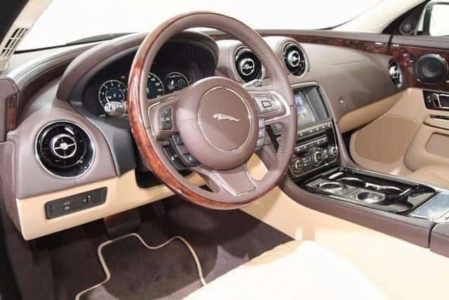 2017 Jaguar Xj Luxury Sedan Has Tech Filled Interior