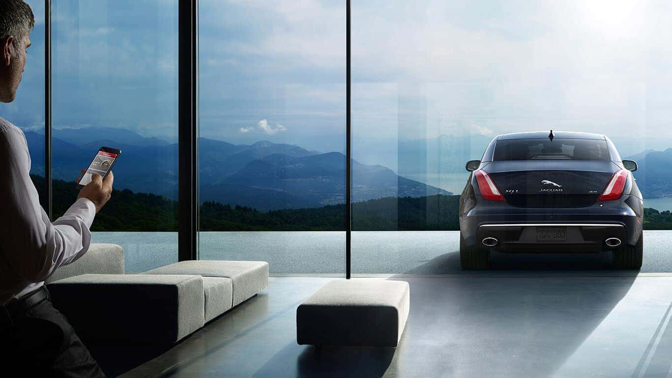 2018 Jaguar XJ rear view exterior