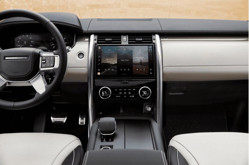 Discover the 2020 Range Rover Interior