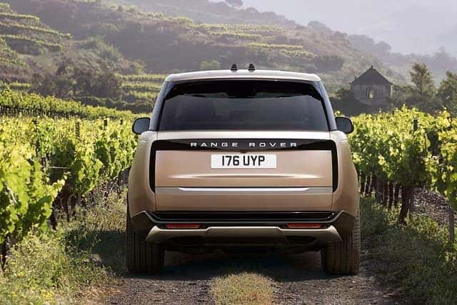 Find the versatile Range Rover at Land Rover Mission Viejo with off-road abilities for most weekend trail seekers.