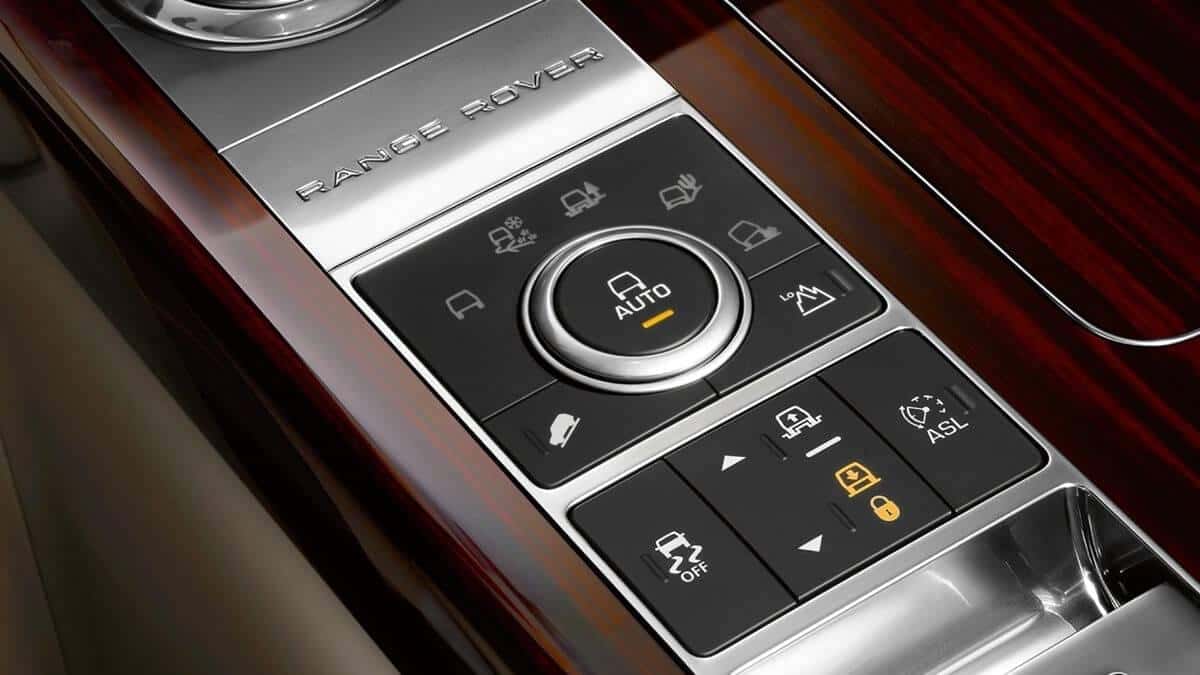 2017 Land Rover Range Rover interior features