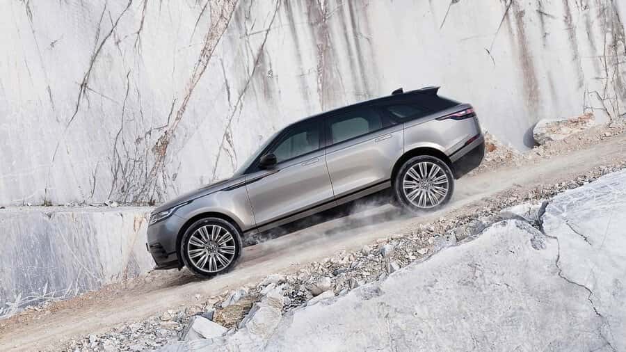 2018 Range Rover Velar on icy road