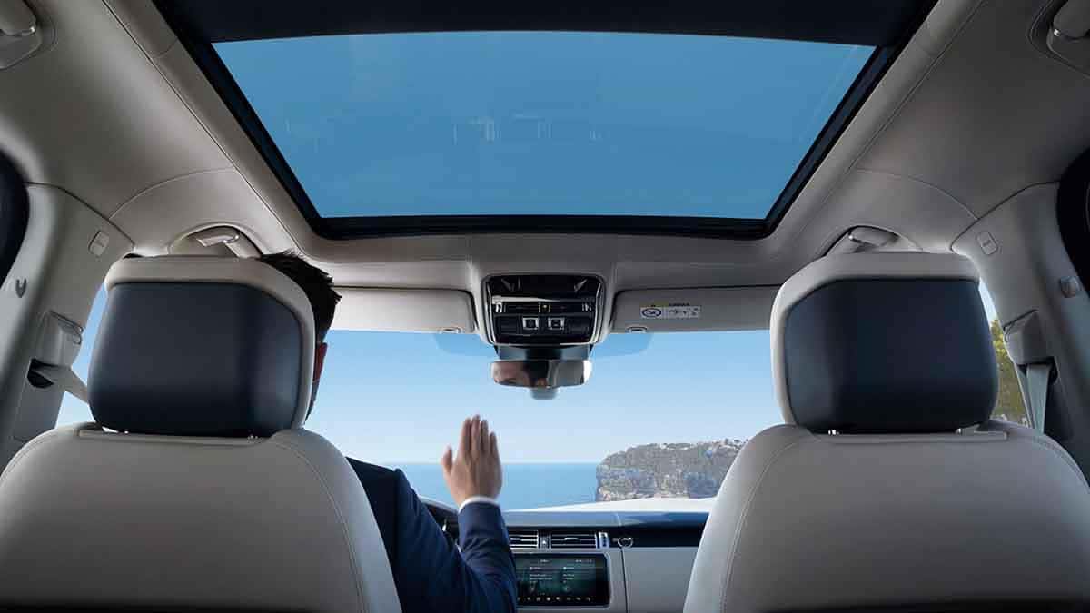 2018 Land Rover Range Rover Interior Features(1)