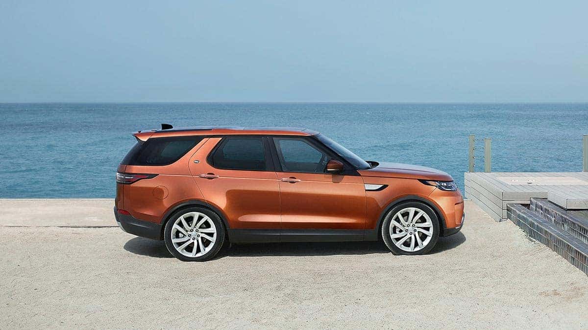 2018 Land Rover Discovery Sideview