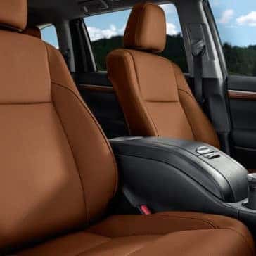2018 Toyota Highlander front interior