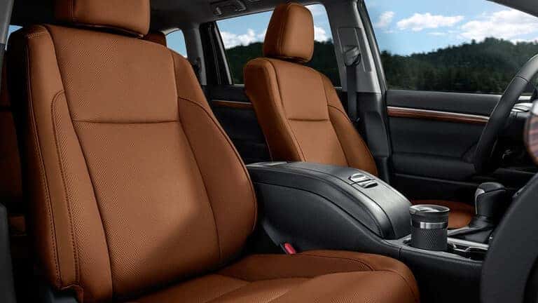 2018 Toyota Highlander front interior