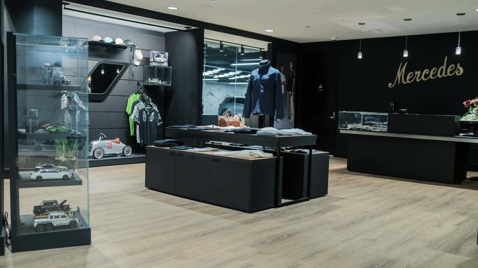 Mercedes-Benz of Manhattan Mother's Day and Memorial Day Offer