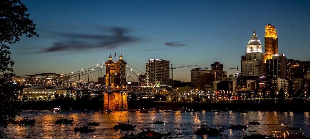 Cincinnati skyline at night