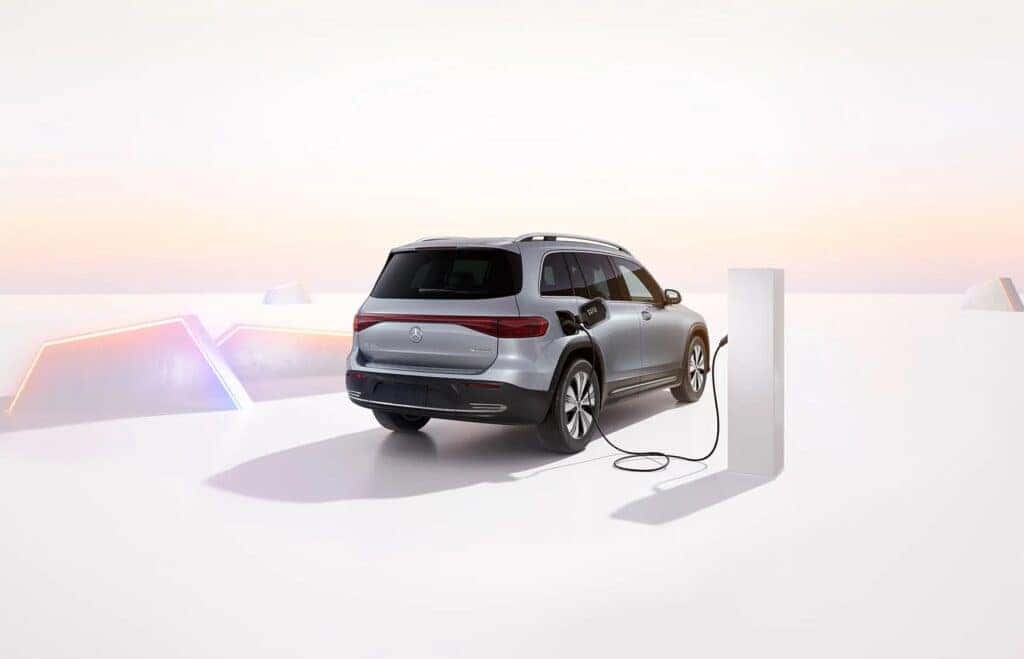 EQB SUV charging