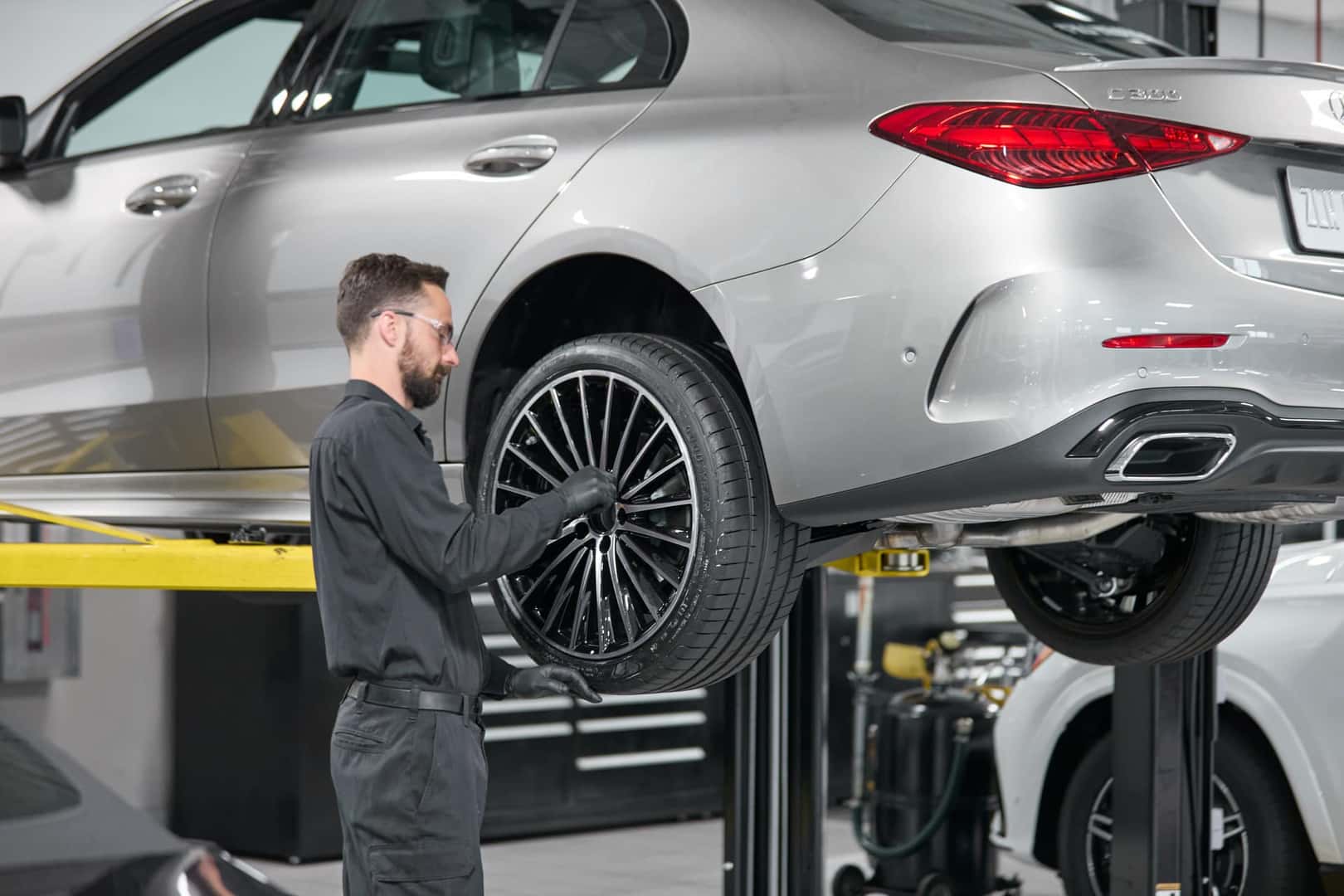 Mercedes-Benz Service Center in Hoffman Estates, IL | Auto Repair ...