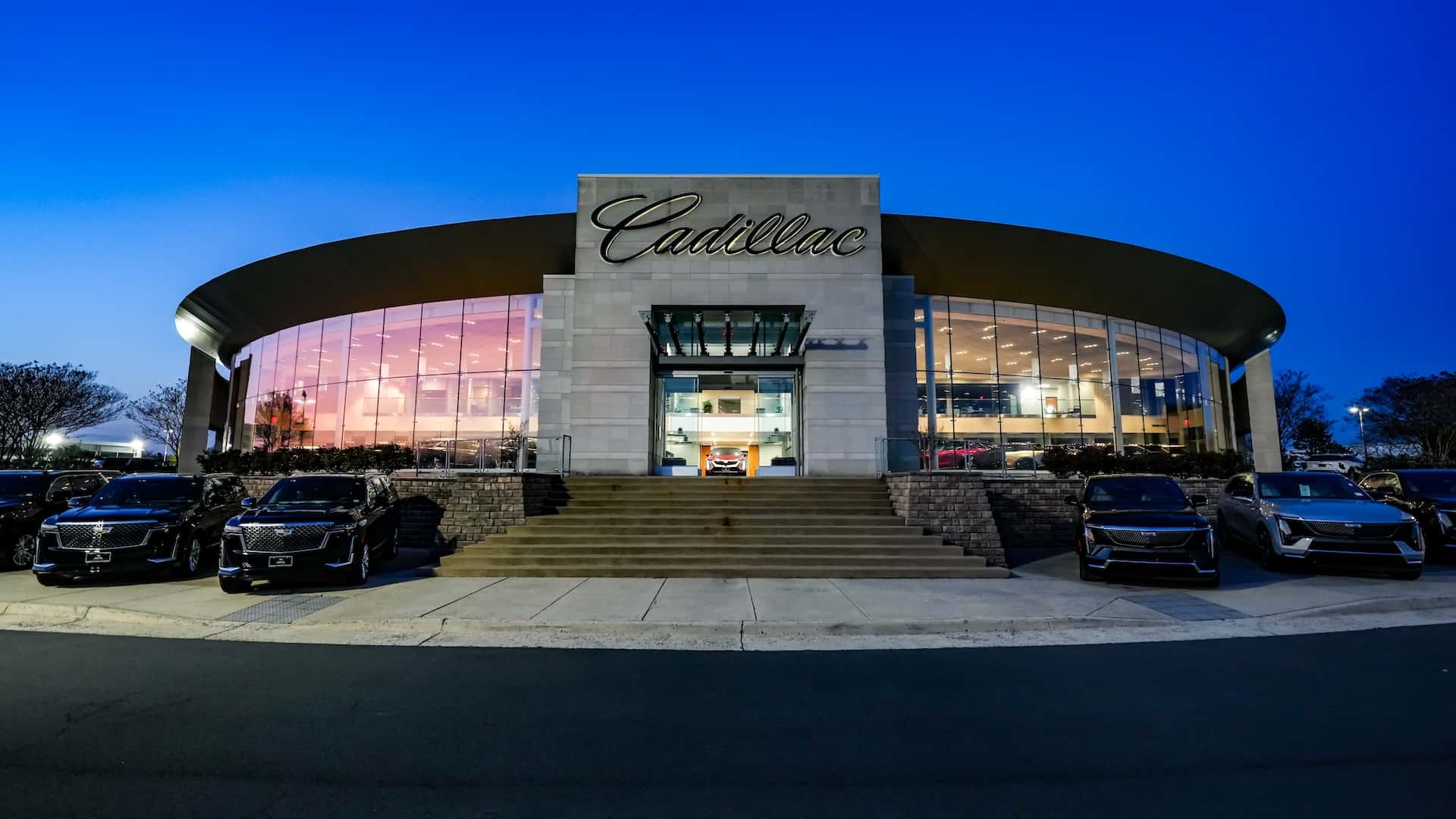Moore Cadillac Chantilly