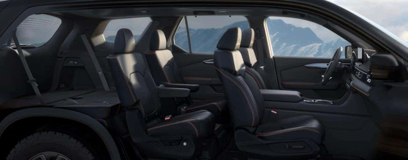 Cross view of the 2026 Honda Pilot black interior.