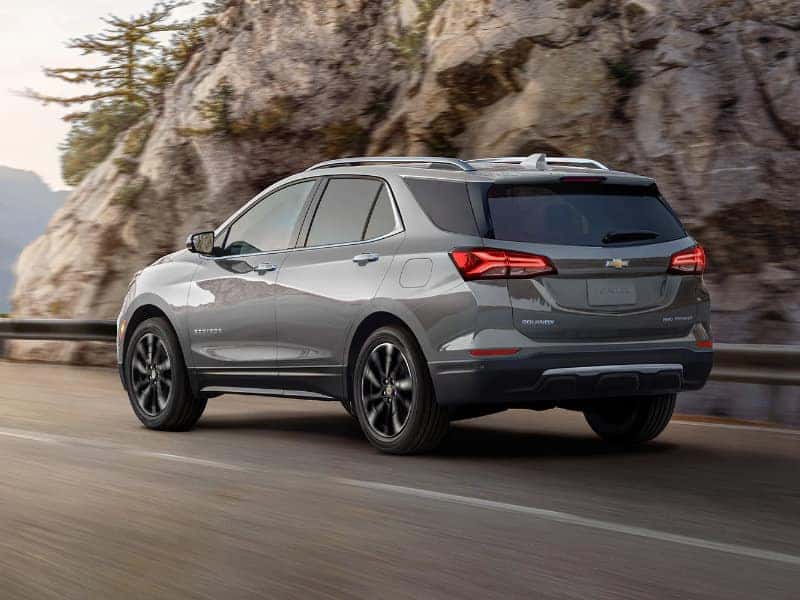 Explore the 2023 Chevrolet Equinox near Hubbard OH