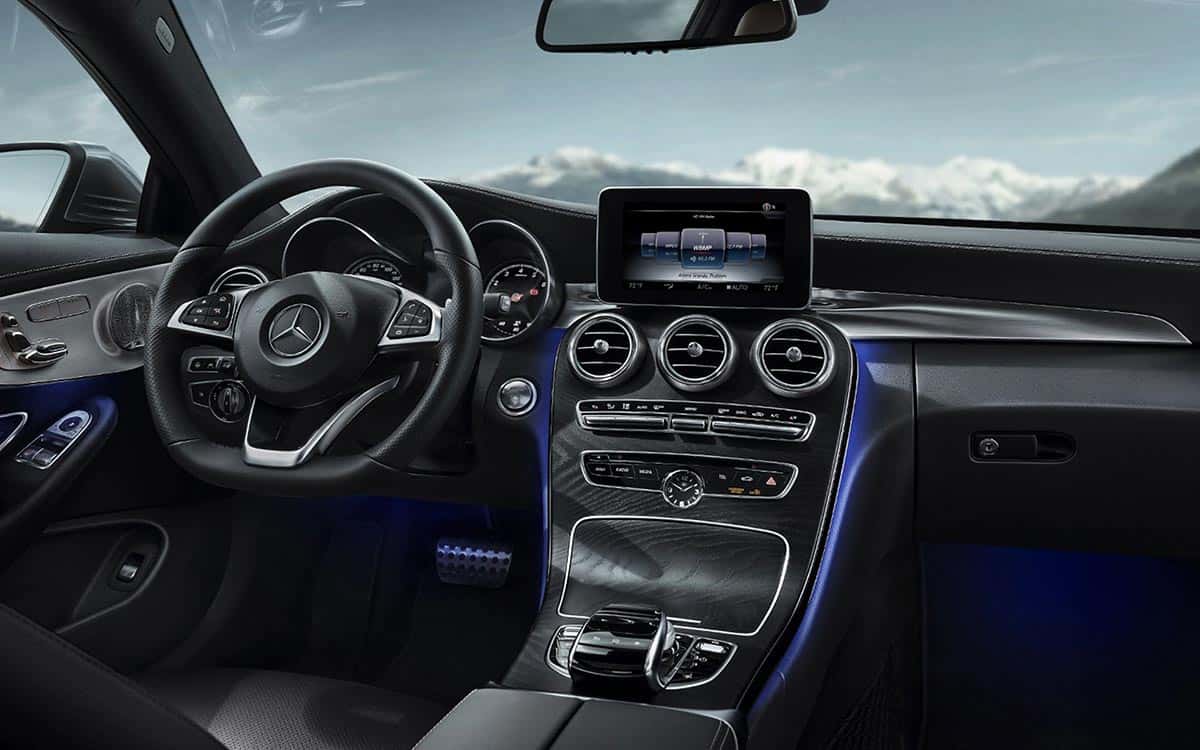 2017-C300-Coupe Dash