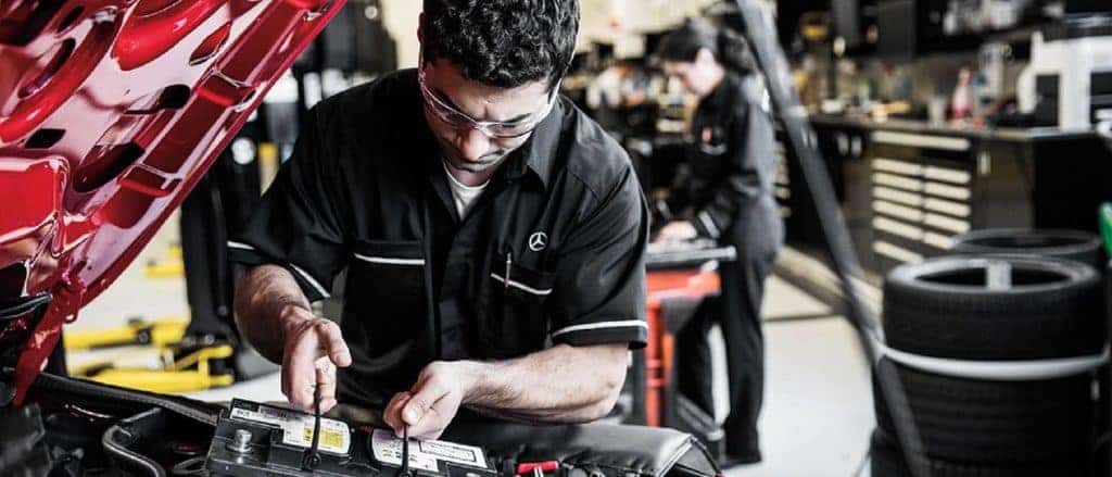 Mercedes-Benz Service Battery Installation