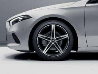 01R - 18-inch 5-spoke wheels w/black accents