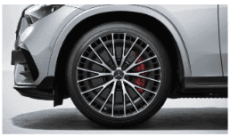93R - 20” AMG Multispoke Wheels w/
Black Accents (staggered)