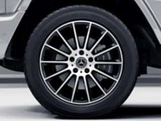 RG6 - 20” AMG Multi-Spoke Wheels w/ Black Accents