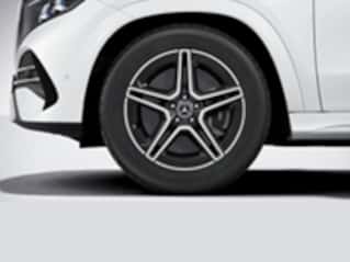 20 AMG 5-Spoke Wheels w/ Black 
Accents