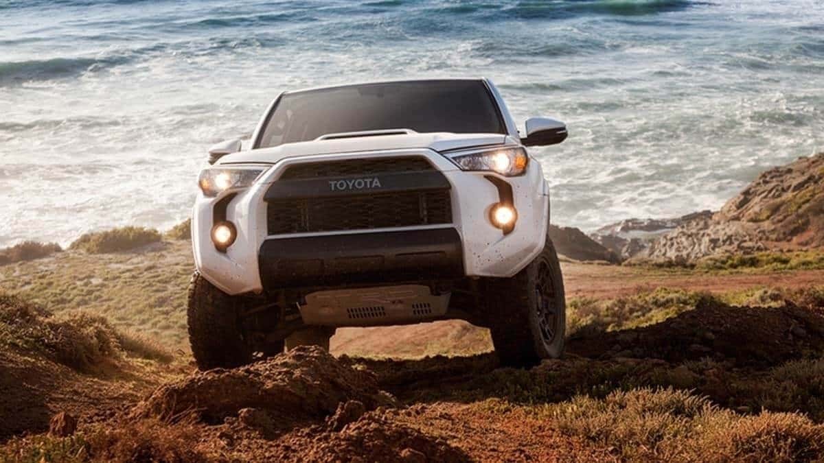 2017 Toyota 4Runner front exterior
