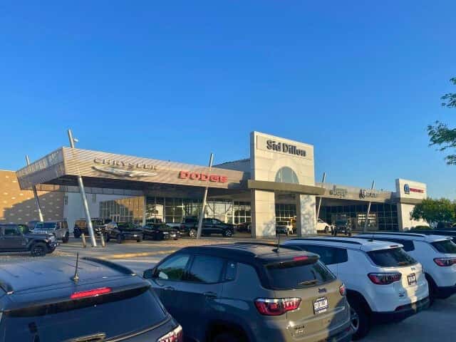CDJR Lincoln showroom