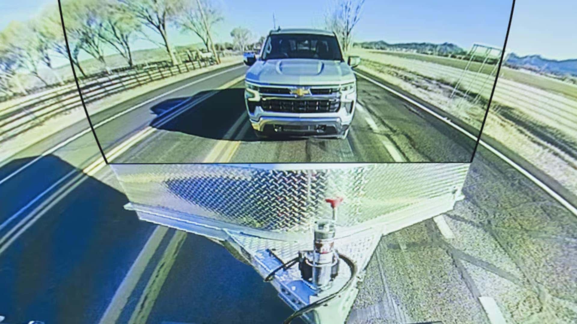2026 Silverado 1500 trailering camera views on the center screen