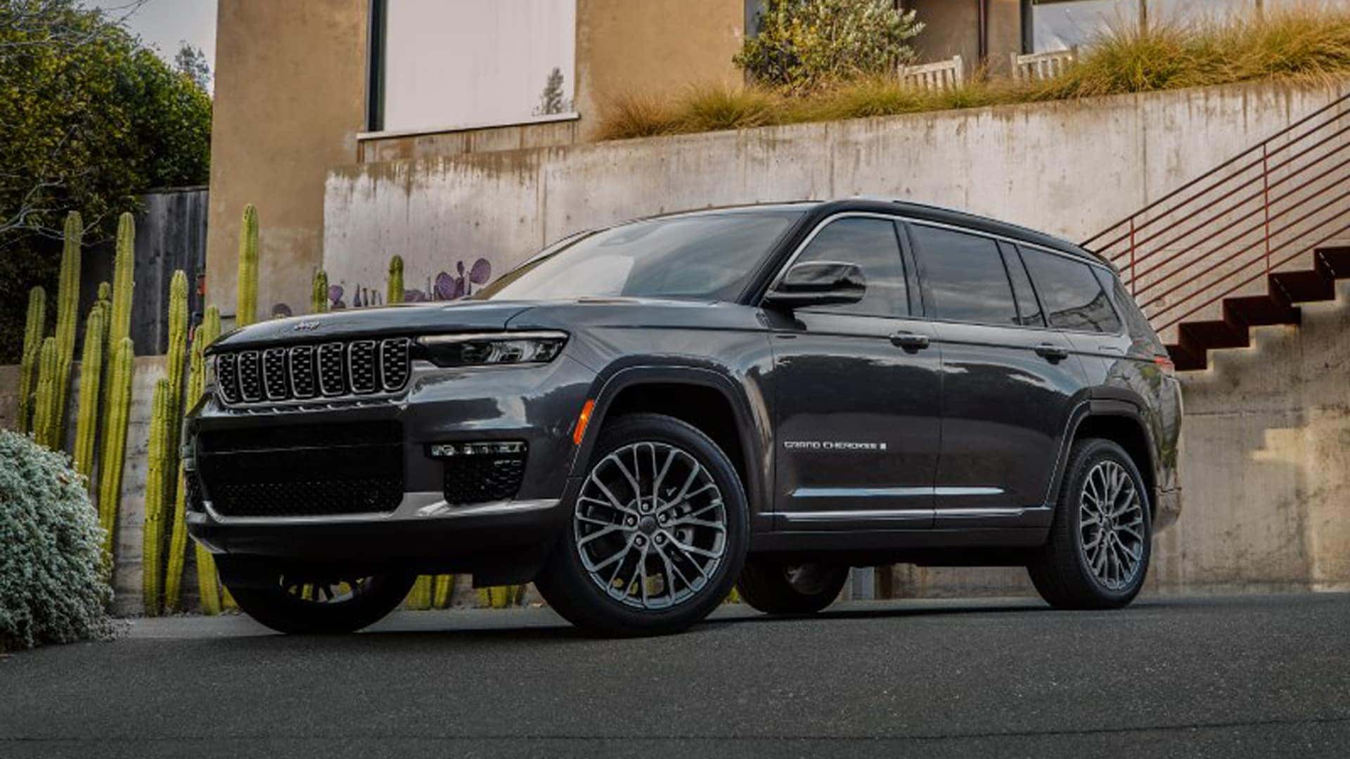 Diagram showing 2026 Jeep Grand Cherokee exterior dimensions