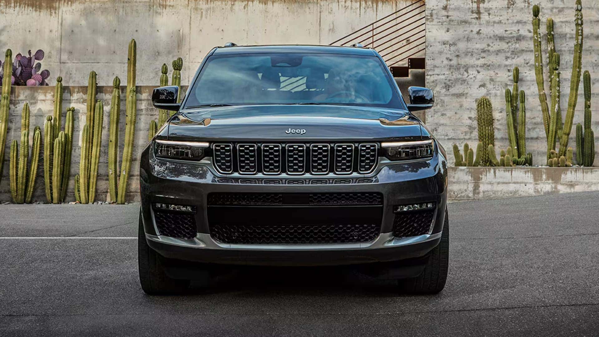 2025 Jeep Grand Cherokee front grille and LED headlamps