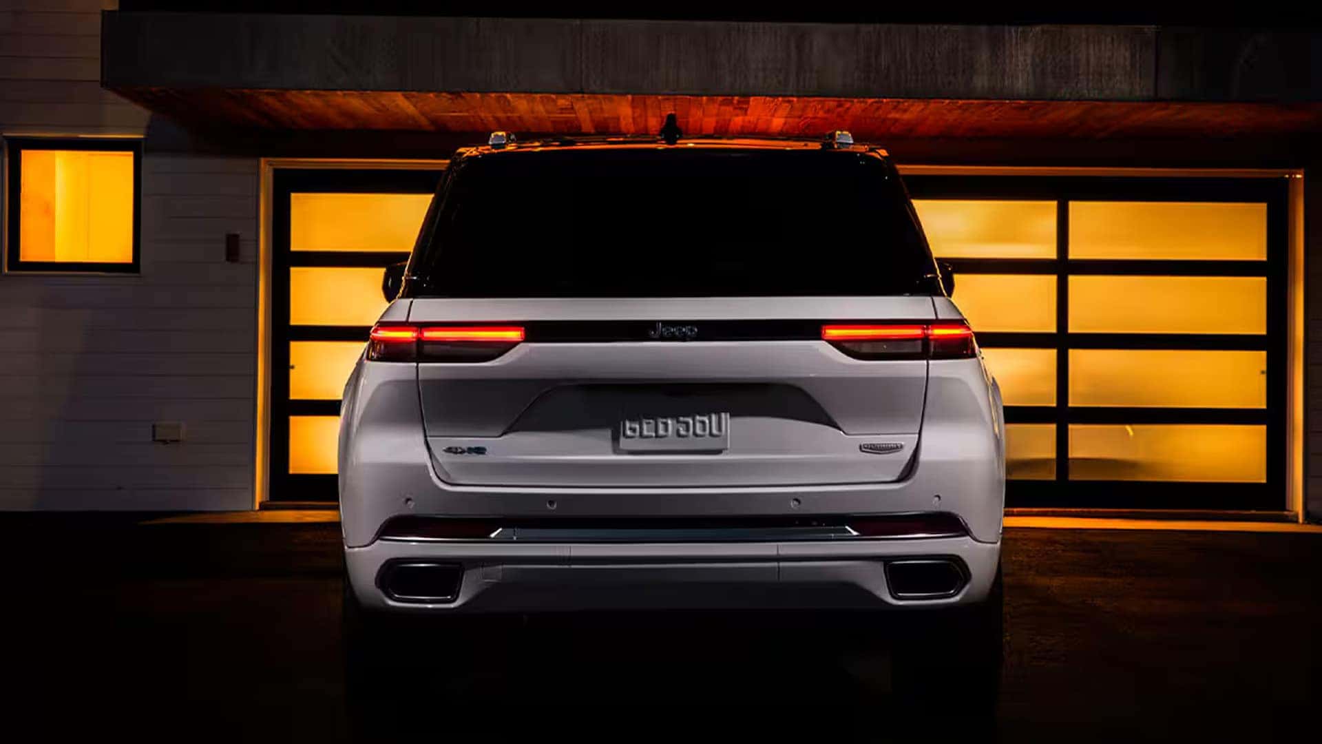 2026 Jeep Grand Cherokee rear styling and liftgate