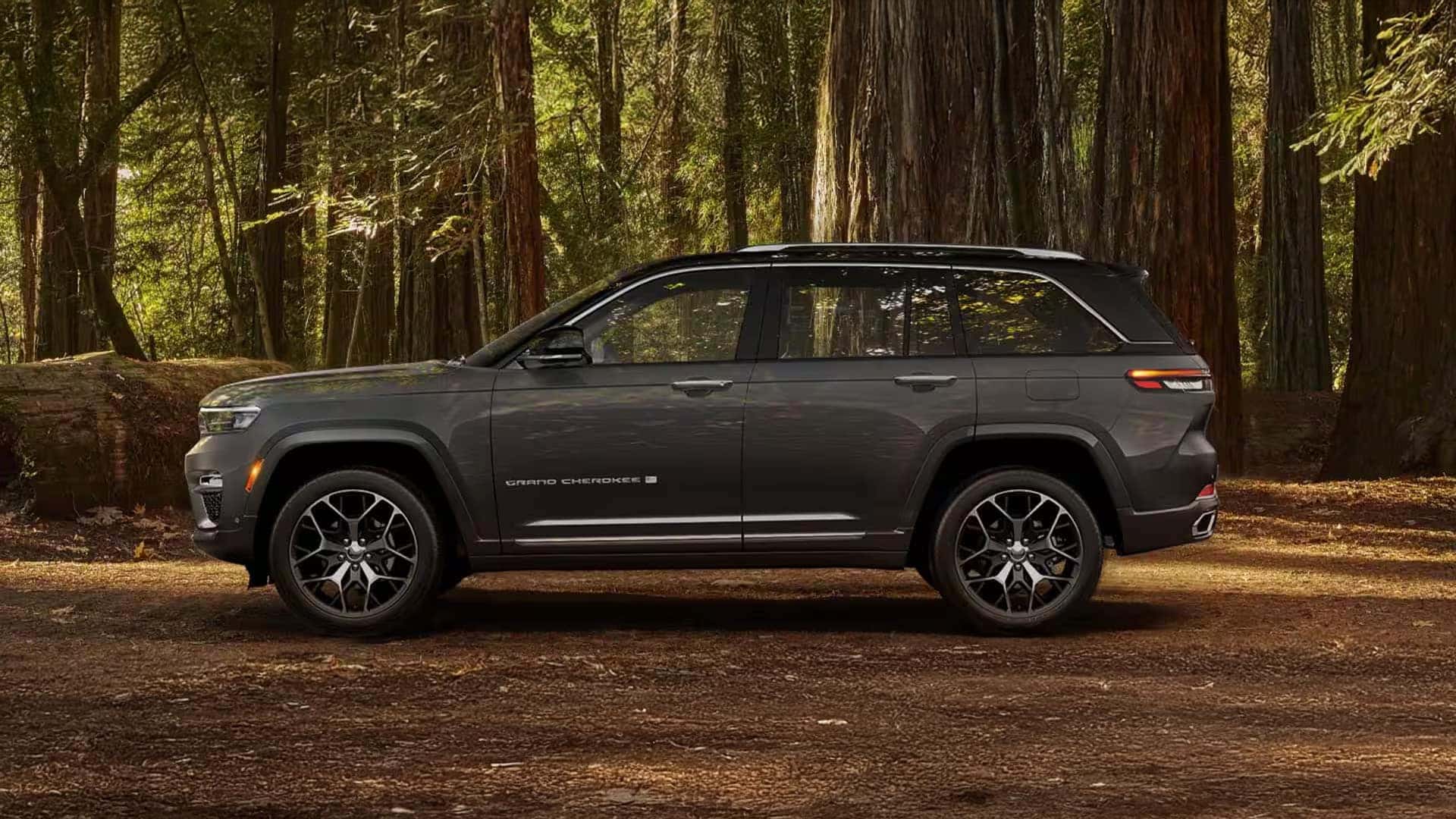 2026 Jeep Grand Cherokee roof rails and side profile