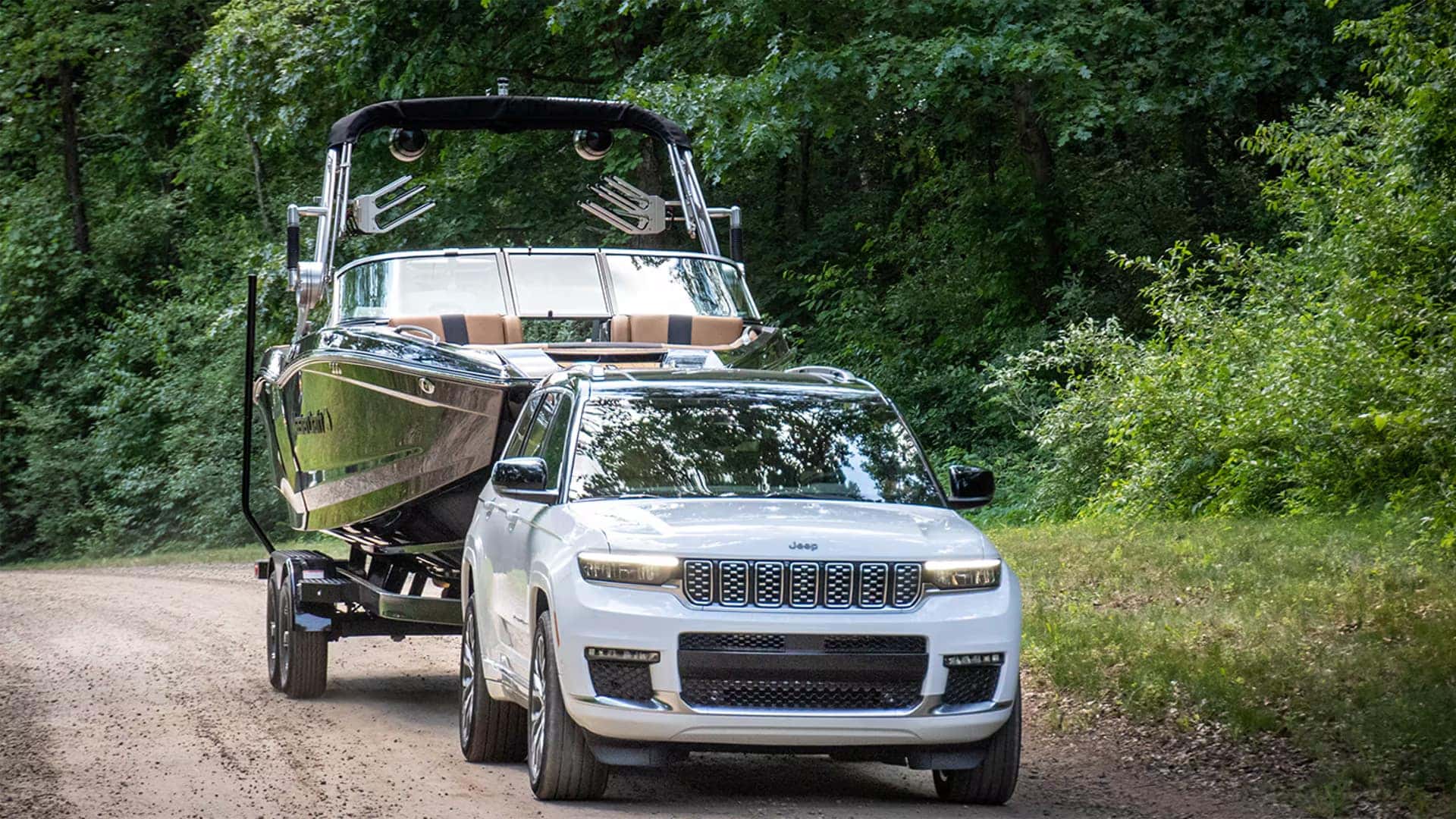 2026 Jeep Grand Cherokee trailering visibility and camera views