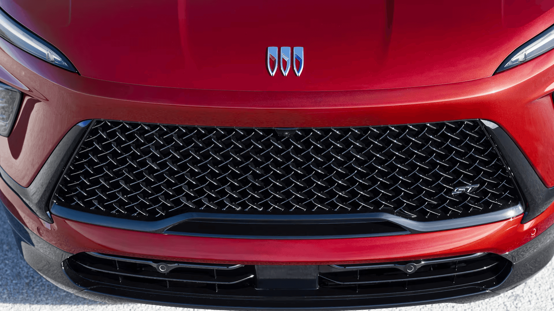 Close up of the 2026 Buick Enclave front grille with Buick tri shield badge