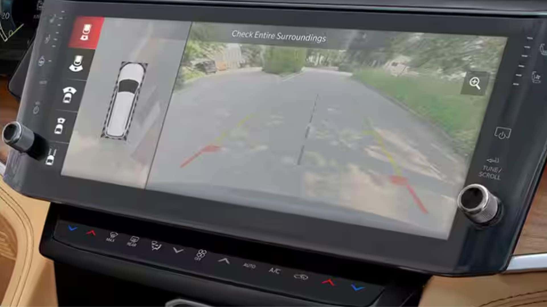 2026 Jeep Grand Cherokee technology displays showing driver view information and camera guidance features