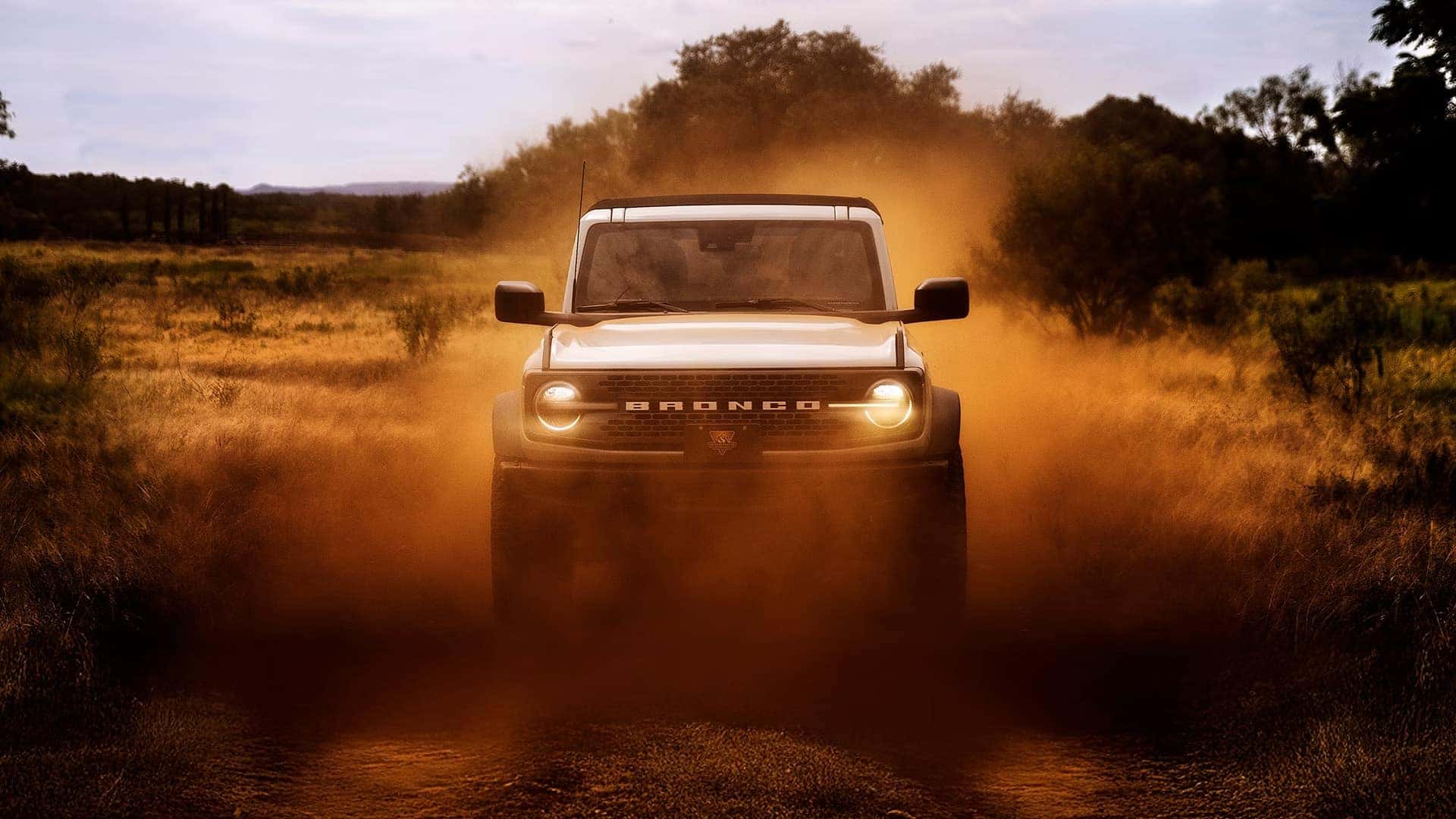 LED signature lighting and round headlamp design on a 2026 Ford Bronco